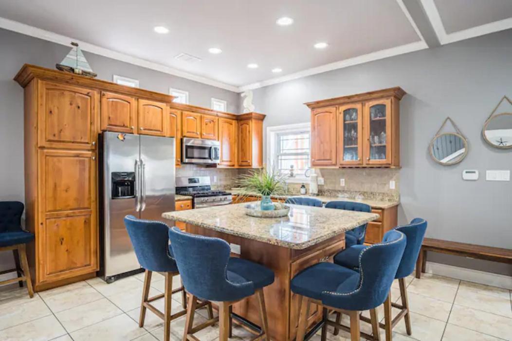7 Bedroom Home Steps To The Beach With 4 Patios And Pool! Sleeps 20 Port Aransas Exterior foto