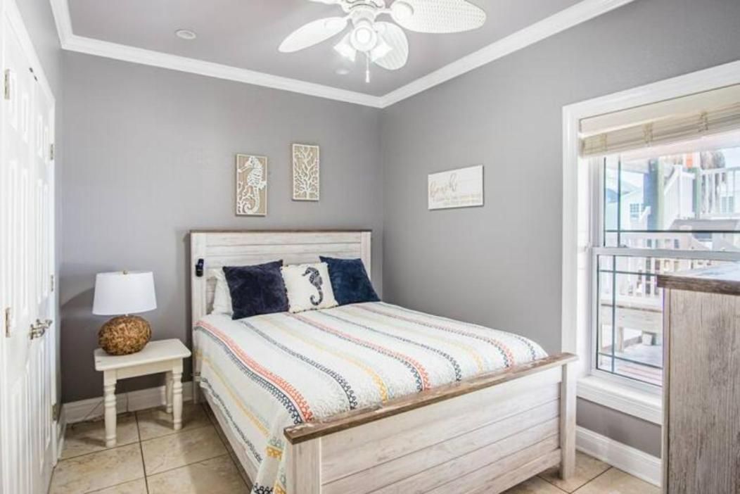 7 Bedroom Home Steps To The Beach With 4 Patios And Pool! Sleeps 20 Port Aransas Exterior foto